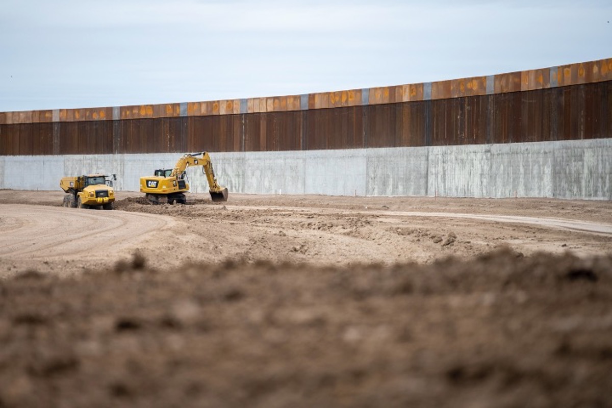 Border-wall Update: Construction Underway; 1,200 Miles Planned Border wall construction resized 082026 100523