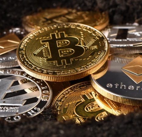Senate advances sweeping crypto bill, setting up September vote