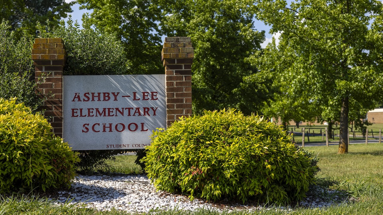 Court Rules Against Confederate School Names in Virginia’s Shenandoah County GettyImages 2157173801