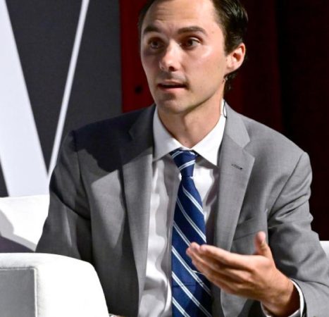 Former DNC vice chair David Hogg warns moderate Democrats that they have the wrong values