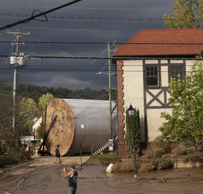 Washington sees Carolina Senate race pivotal in controlling chamber, voters talk hurricane recovery