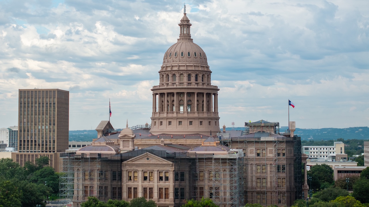 Hundreds Pack Overflow Rooms as Texans Sound Alarm Over Data Center Growth GettyImages 2228507641