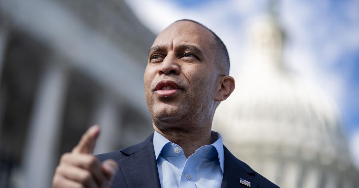 Jeffries defends meeting with Kushner, 'No one from the Trump Cartel is getting a pass’ GettyImages 2242485137 1