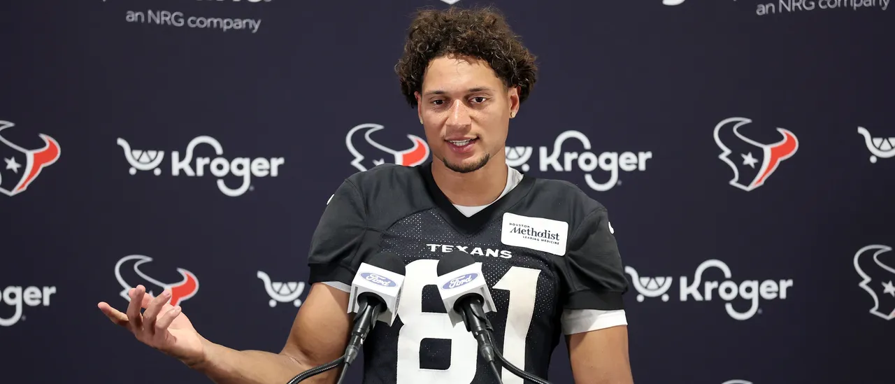 Texans’ Receiving Corps Takes Huge Hit With Jayden Higgins Out For Season After Torn ACL: REPORT GettyImages 2279471048 cropped