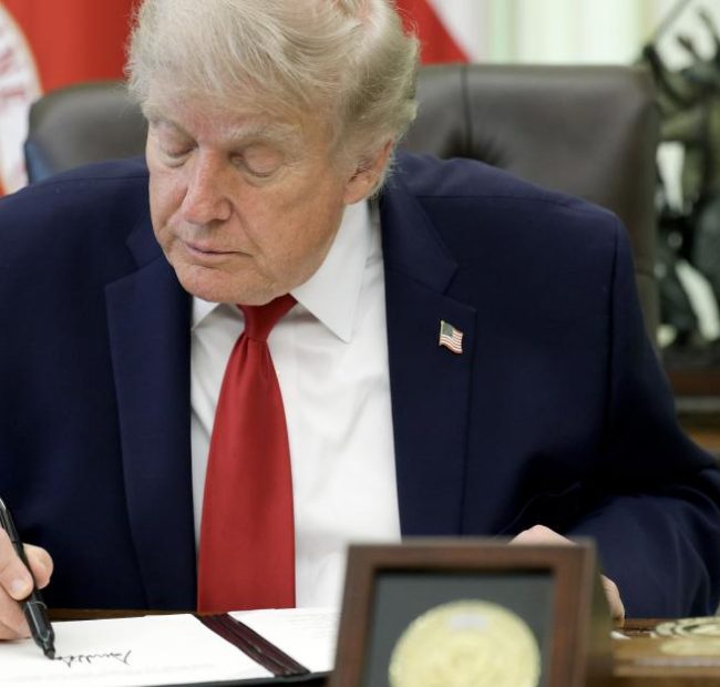Trump signs executive order on vaccines