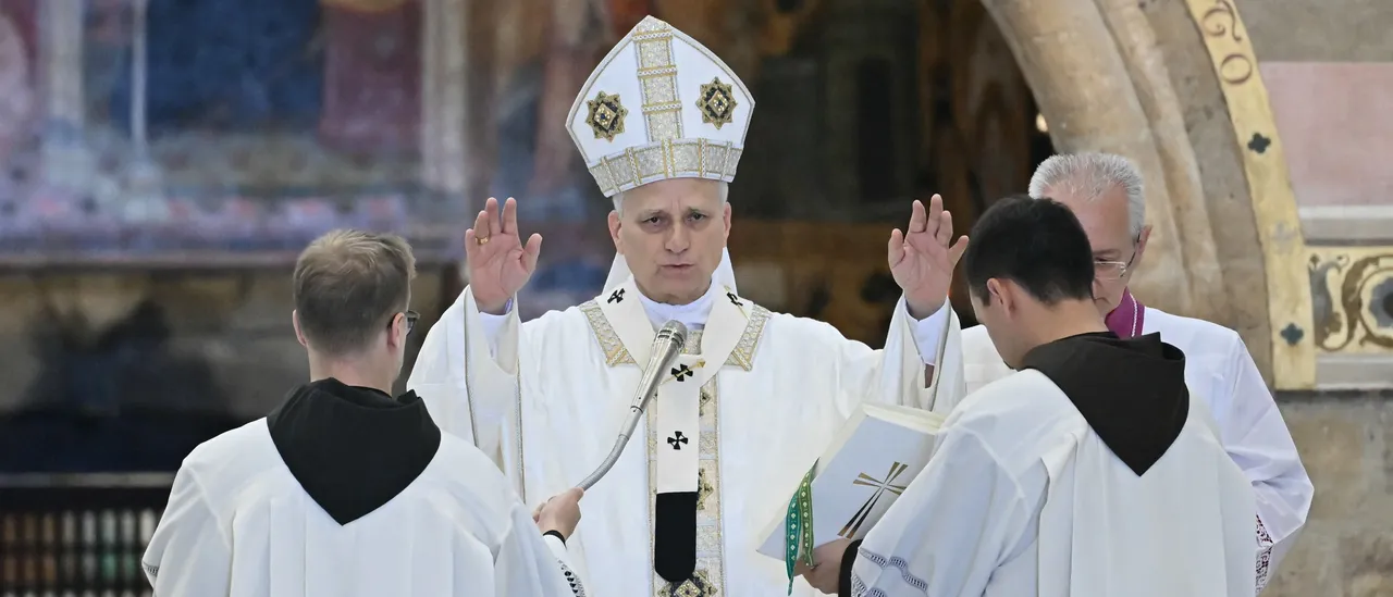 Pope Warns Against Consumerism As Dependence On AI And Online Shopping Grows GettyImages 2288485548