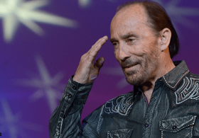 Exclusive: Lee Greenwood on Why ‘God Bless the USA’ Matters More Today Than Ever