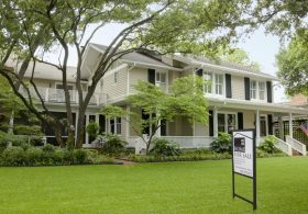 Home sellers are drawing from a dwindling pool of buyers, new data shows
