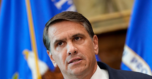 Justice Department OKs Anti-American Discrimination in Job Ads GettyImages2289712214 640x335 1