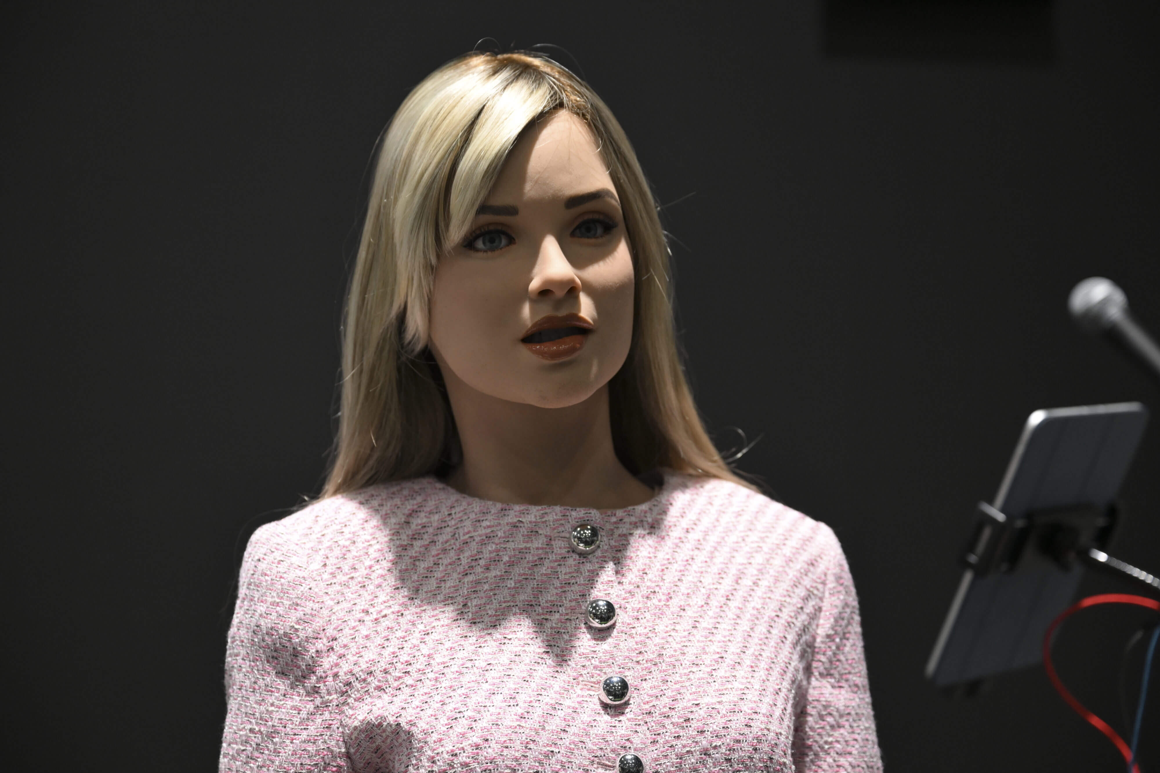 NY School District Pauses Classroom Humanoid Robot Amid Privacy Concerns Humanoid Robot 4000x2667 1