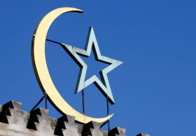 Bay Area Parents Sue School District for Mosque Field Trip