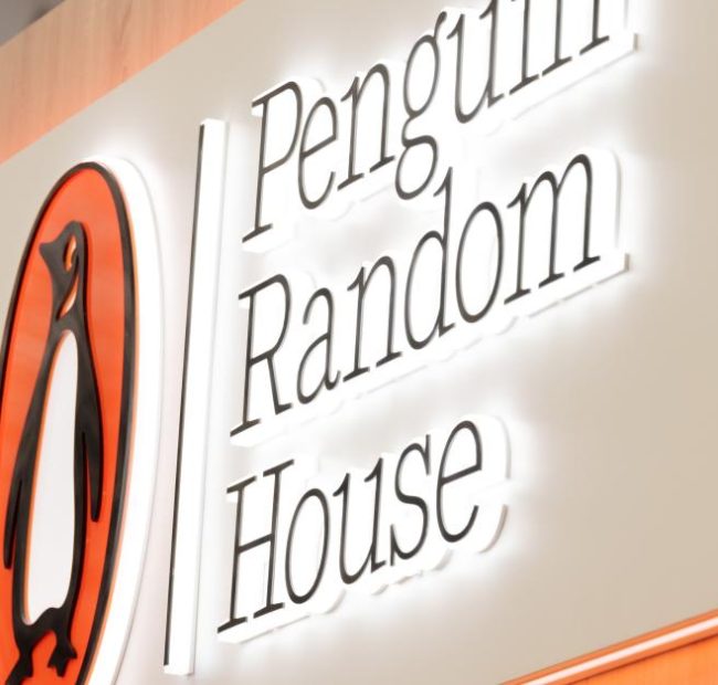 Publisher suspends sales of reporter’s book after allegations of extensive plagiarism