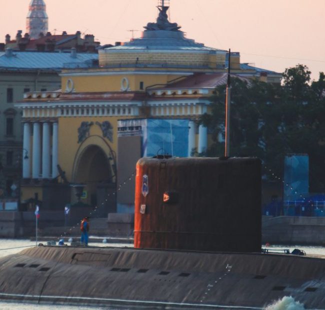 Report: Russia Is Giving China ‘Incredibly Important’ Military Technology to Use Against US