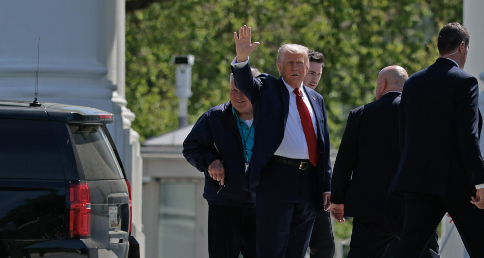Trump Announces Key Trip This Week as Midterms Near Trump Car Agents