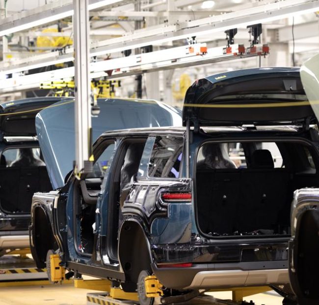 US manufacturing activity hits 4-year high, manufacturing employment hits near 3-year high
