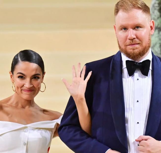 AOC Quietly Split from Longtime Fiancé Years Ago, Report Reveals