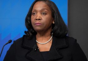 After Supreme Court ruling, Trump tries again to remove Fed Gov. Lisa Cook