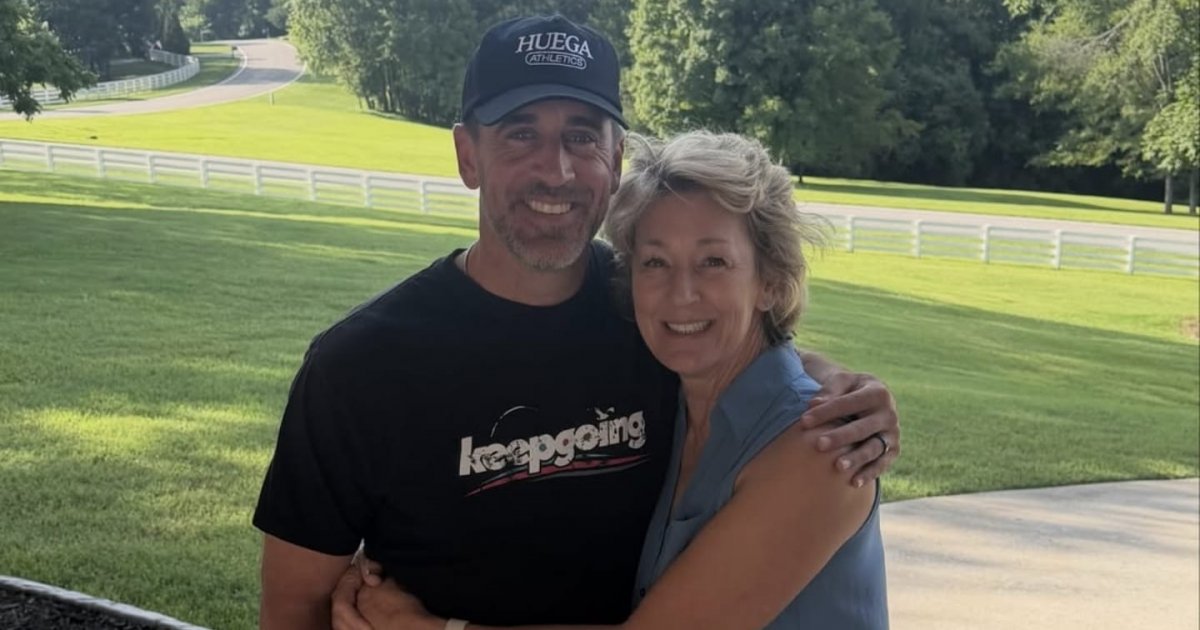 Why Did Aaron Rodgers Reconcile With His Parents? NFL Star Explains 'Full-Circle' Family Reunion aron rodgers