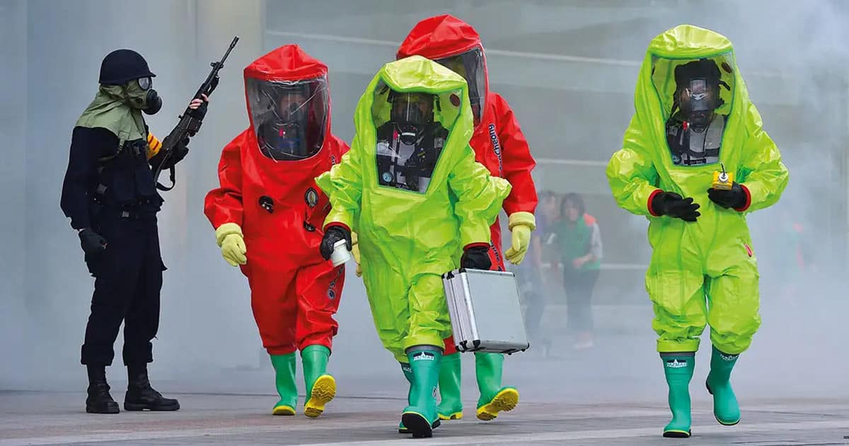 Top Researchers Issue Alert: AI Will Supercharge Bioweapon Threat bioweapons scientists pneumonic plague mrna vaccines