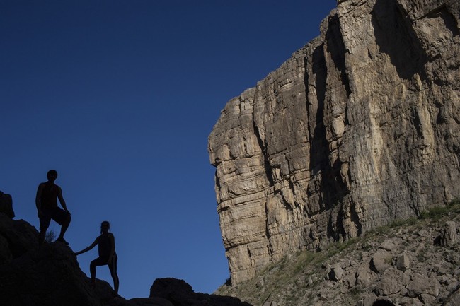 The Media That Ignored Cartel Wreckage Is Mad at Border Wall in National Park c 35