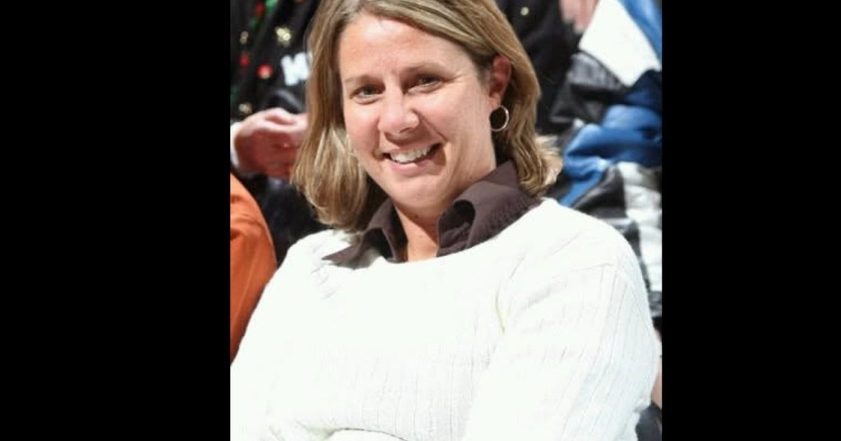 Cheryl Reeve: Minnesota Head Coach Sparks Outrage for Wearing Pro-Trans T-Shirt Against Sophie Cunningham's Indiana Fever as Protesters Clash Outside Stadium cheryl reeve