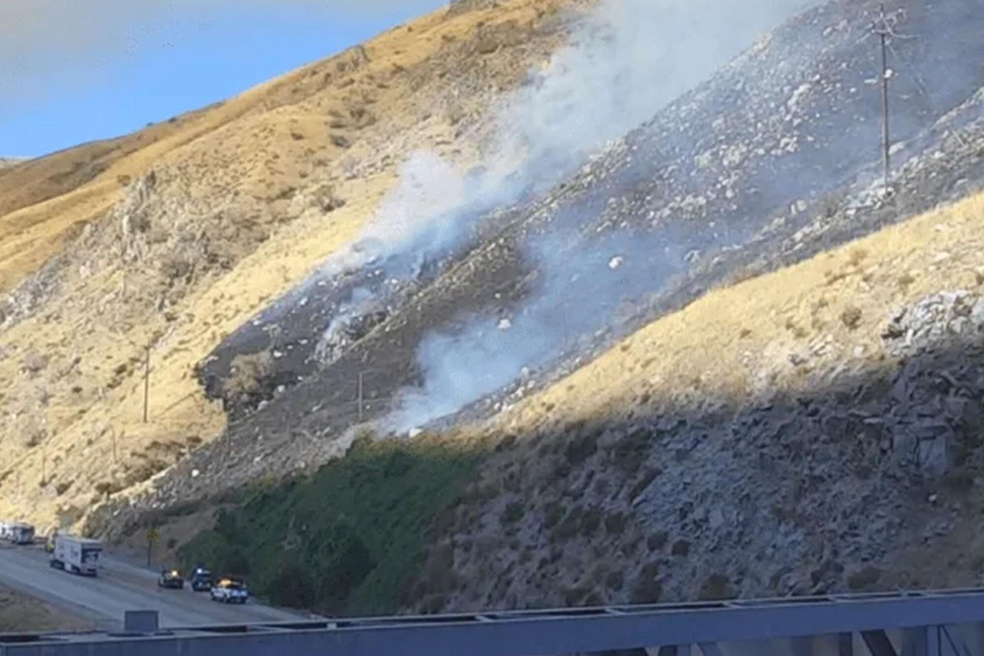 Fast-moving wildfire tears through El Tejon Pass forcing evacuation warnings comp001