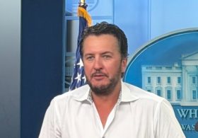 MUST SEE: American Idol Judge Takes White House Press Secretary Podium