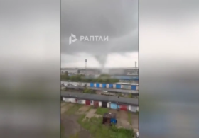 Tornado tears through western Russian city (VIDEOS)