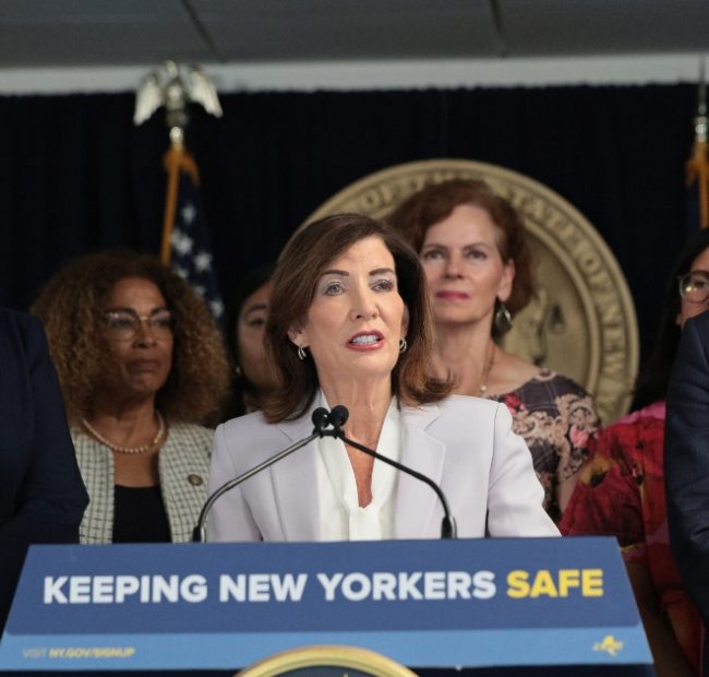 Influential Democratic Donor Ditches Kathy Hochul and Backs Republican Opponent