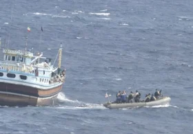 UN Agency Tells Merchants Not To Arm Against Pirates Despite 90 Sailors Being Held Hostage