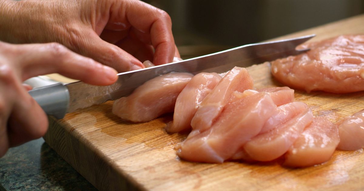 Major Grocery Chain Issues Recall Over Salmonella Threat eatured Image 1300