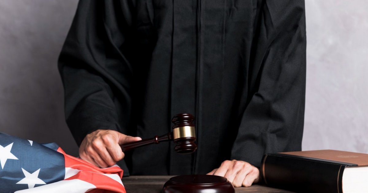 Can Prosecutors Drop Charges After New Evidence? The Reflecting Pool Case Explained ederal prosecution