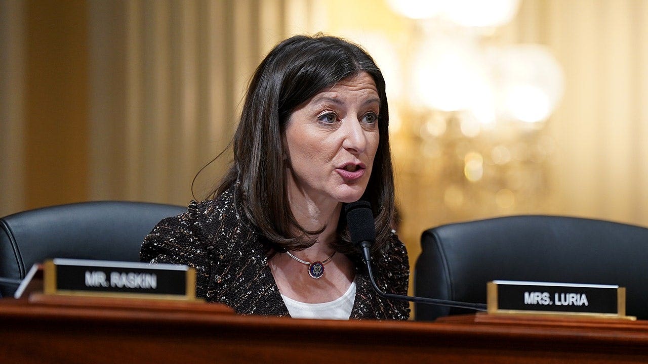 Virginia voters cement swing-district rematch after Dems’ redistricting fail elaine luria speaks
