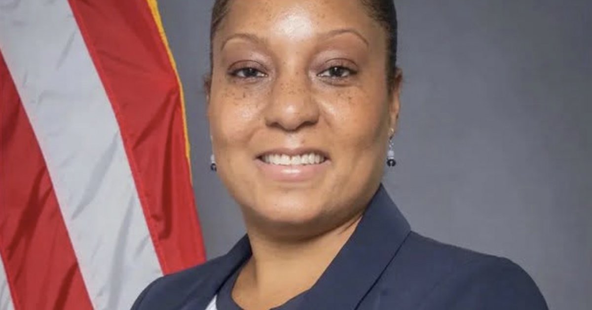 Jennifer Lackard: Ex-NY Police Officer Who Drove Gang Member Son to Shooting Is Sorority Sisters with Mayor Who Hired Her er lackard 2