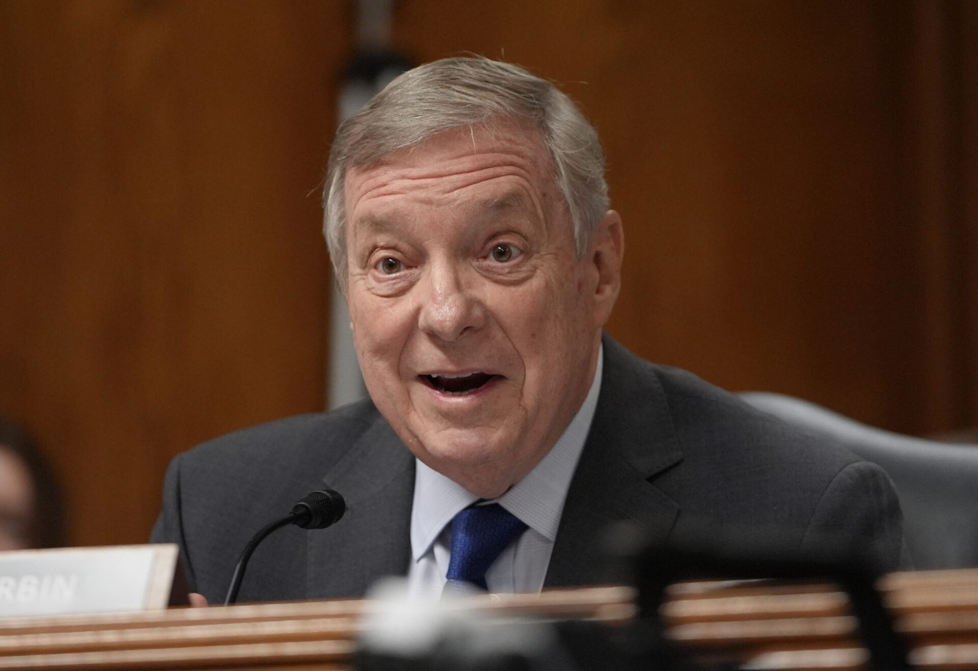 Dick Durbin Defends Fauci Like a Cult Leader Protecting His High Priest [WATCH] ezette 69a8138060320