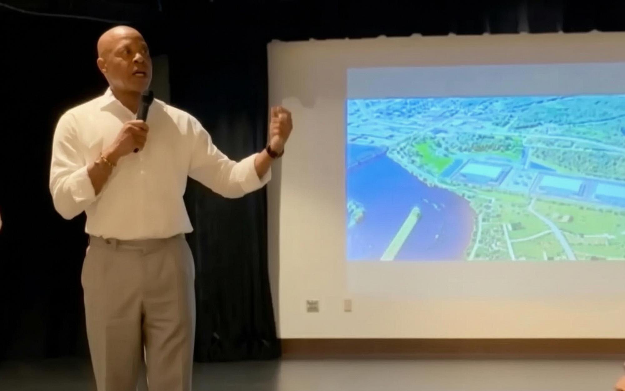 Ex NYC Mayor Eric Adams Gets Roasted by Wisconsin Crowd Over AI Data Center [WATCH] ezette 6a723c0763e9c