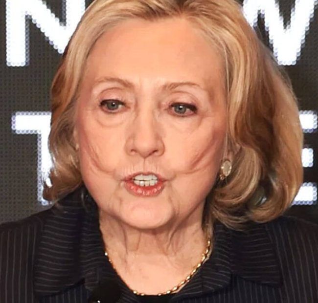 ‘Insane’ Hillary Clinton Downplays Democrats’ Socialist ‘Experiment’ as Party Lurches Left: ‘I Think That Is Healthy’