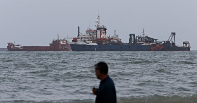 CENTCOM: U.S. Clears Iranian Mines from Hormuz Lanes; Iran Oil Exports at Zero -- Trump Says Tehran ‘Begging to Make a Deal’ hormuz is clear 640x335 1
