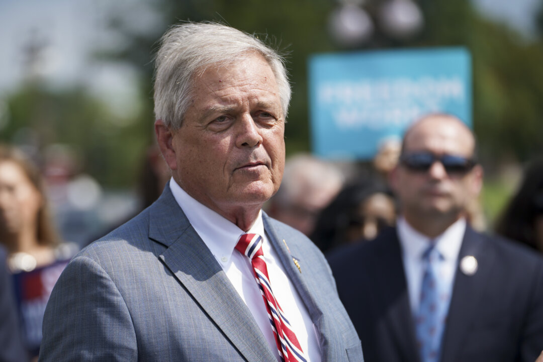 Former Governor of South Carolina Endorses Ralph Norman Over Darline Graham id5422558 07252023 DSC00335 Ralph Norman 1080x720 1
