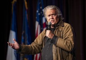 Judge Blocks DOJ Bid to Dismiss Indictment Against Bannon