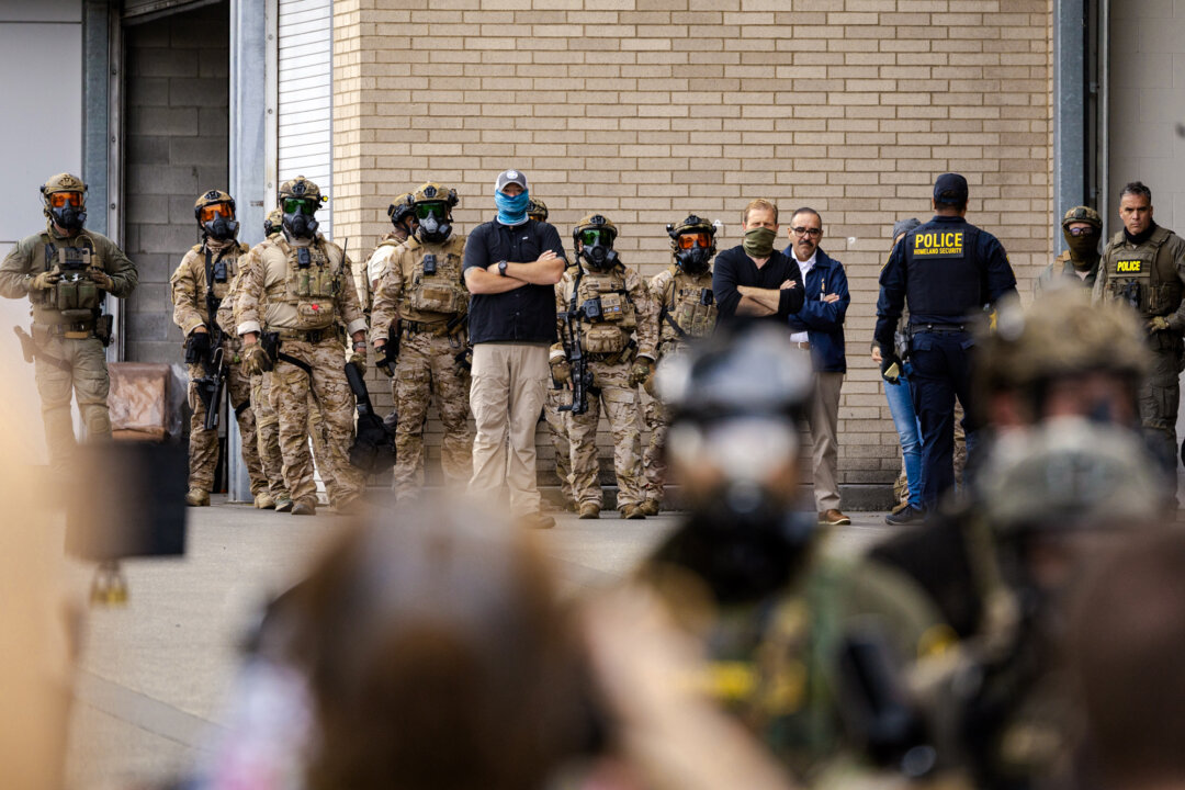 Democratic Party Committee Advances Resolution Demanding ICE Be Abolished id5990741 EpochImages 3683801517 xl 1080x720 1