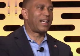 Hakeem Jeffries Calls SCOTUS a ‘Subsidiary’ of MAGA — Threatens to Expand and Pack Court If Dems Take Power