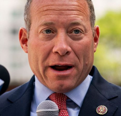Top House Democrat Blasts Party’s Surging Socialist Wing: ‘They’re Anti-American!’