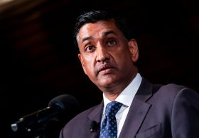 Khanna: Ocasio-Cortez running for president in 2028 ‘would have no bearing’ on own decision to enter race