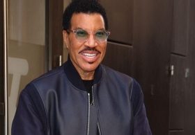 Lionel Richie hospitalized following St. Louis concert…