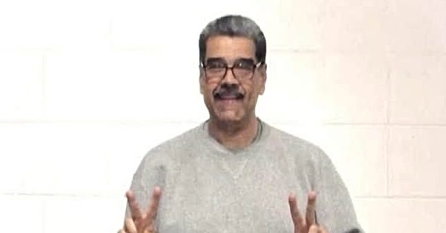 Nicolas Maduro Flashes 'Peace' Sign in Alleged New Photos from NY Prison maduro 640x335 1