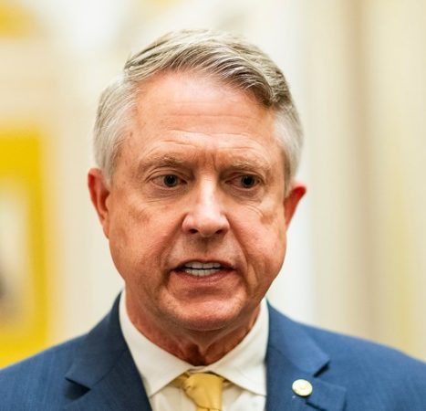 Sabato Crystal Ball shifts Kansas Senate race in Democrats favor