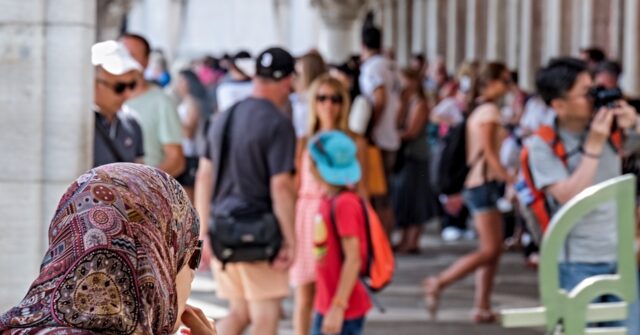 Bangladesh Muslims Threaten Action in Venice over Mosque Permit Denial muslims venice 640x335 1