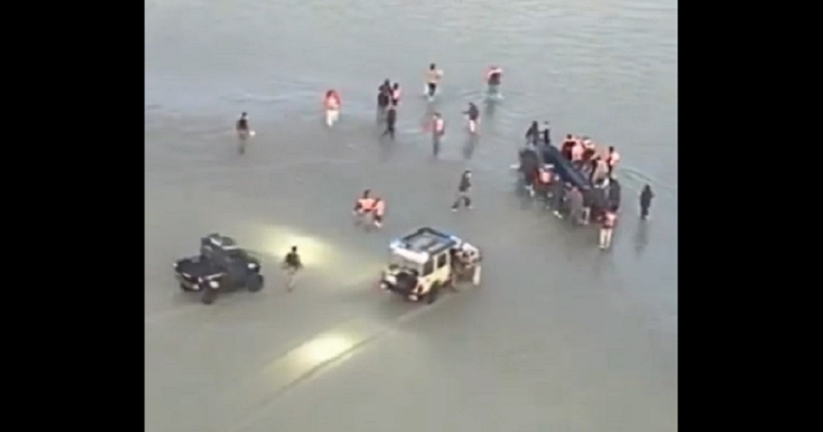 Footage: Mob of Illegal Aliens Attacks Police Officers with Rocks, Other Objects or aug 21 2026 1