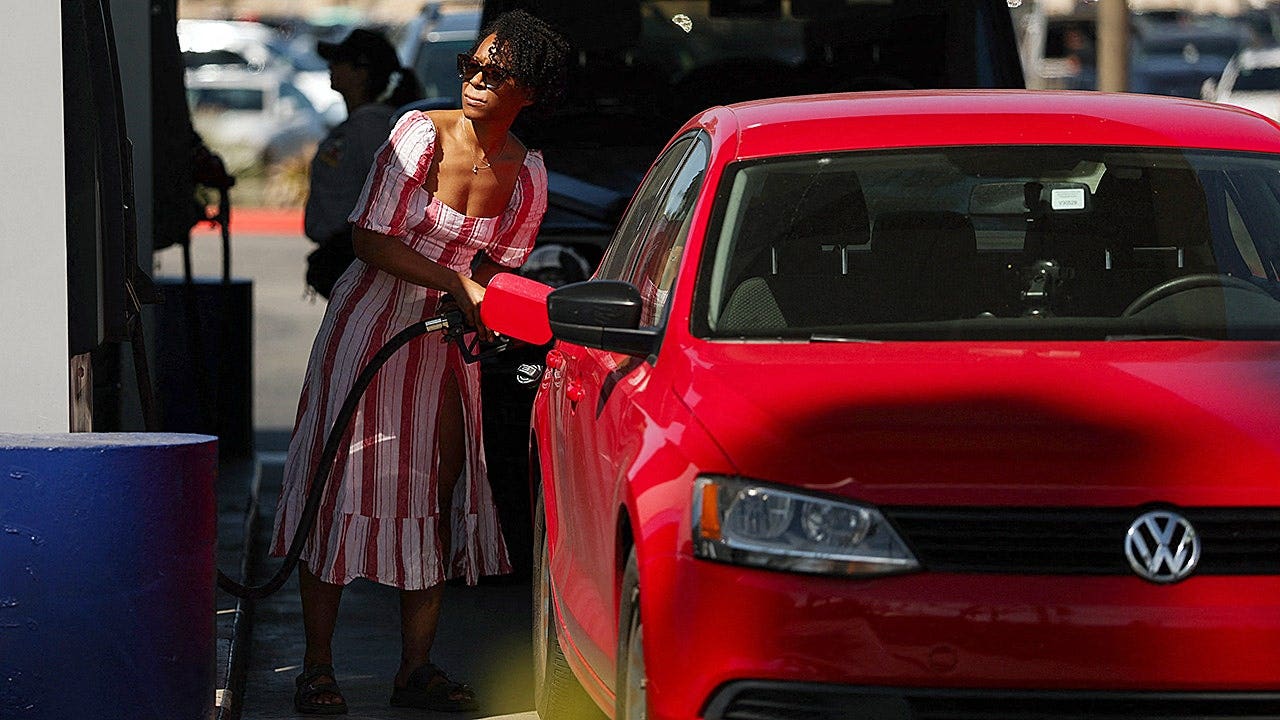 Senate moves to unshackle America's drivers from California's 'climate zealots' ornia gas station red volkswagon